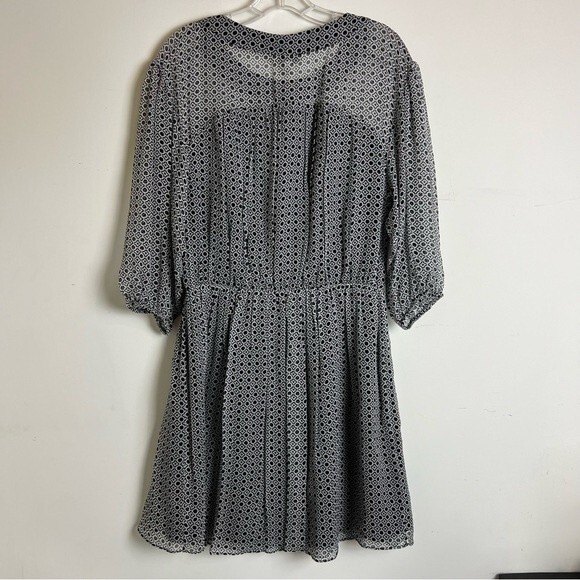 Joie Andora Geo Print Silk Chiffon Dress NWT Size Medium - Picture 9 of 9